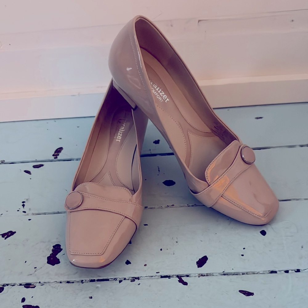 Naturalizer Sze US 6.5 Fulton Slip-On 2” Patent Heeled Loafer